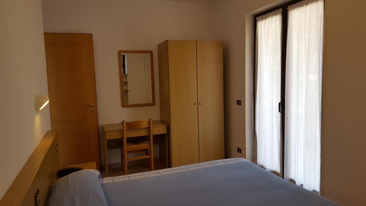 ברנצונה סול גארדה Hotel Pace מראה חיצוני תמונה