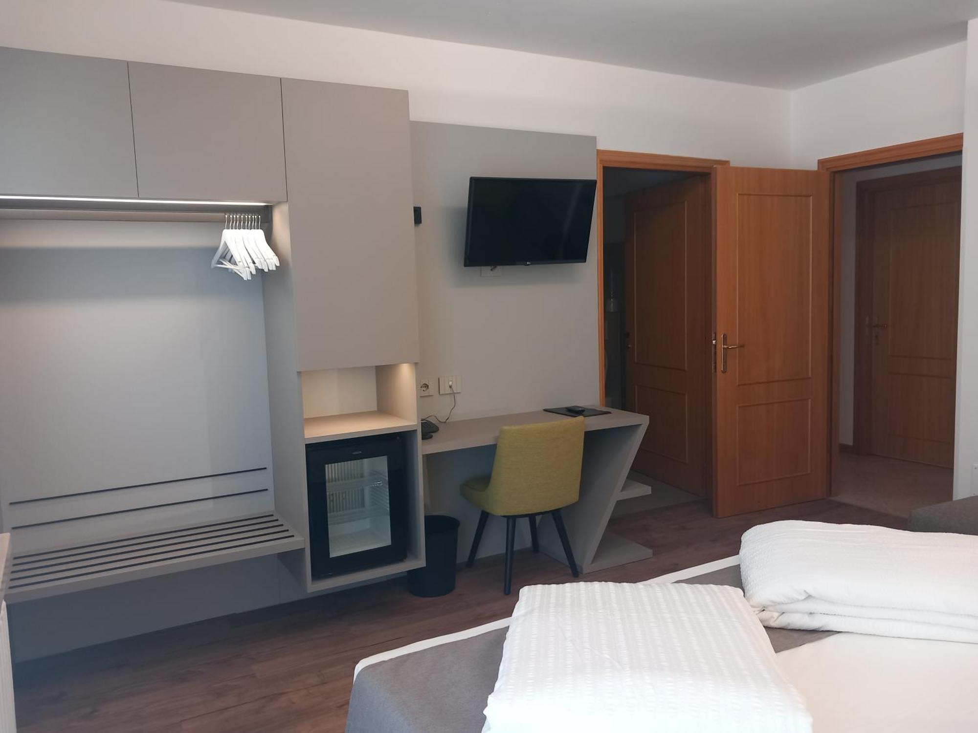 ברנצונה סול גארדה Hotel Pace מראה חיצוני תמונה