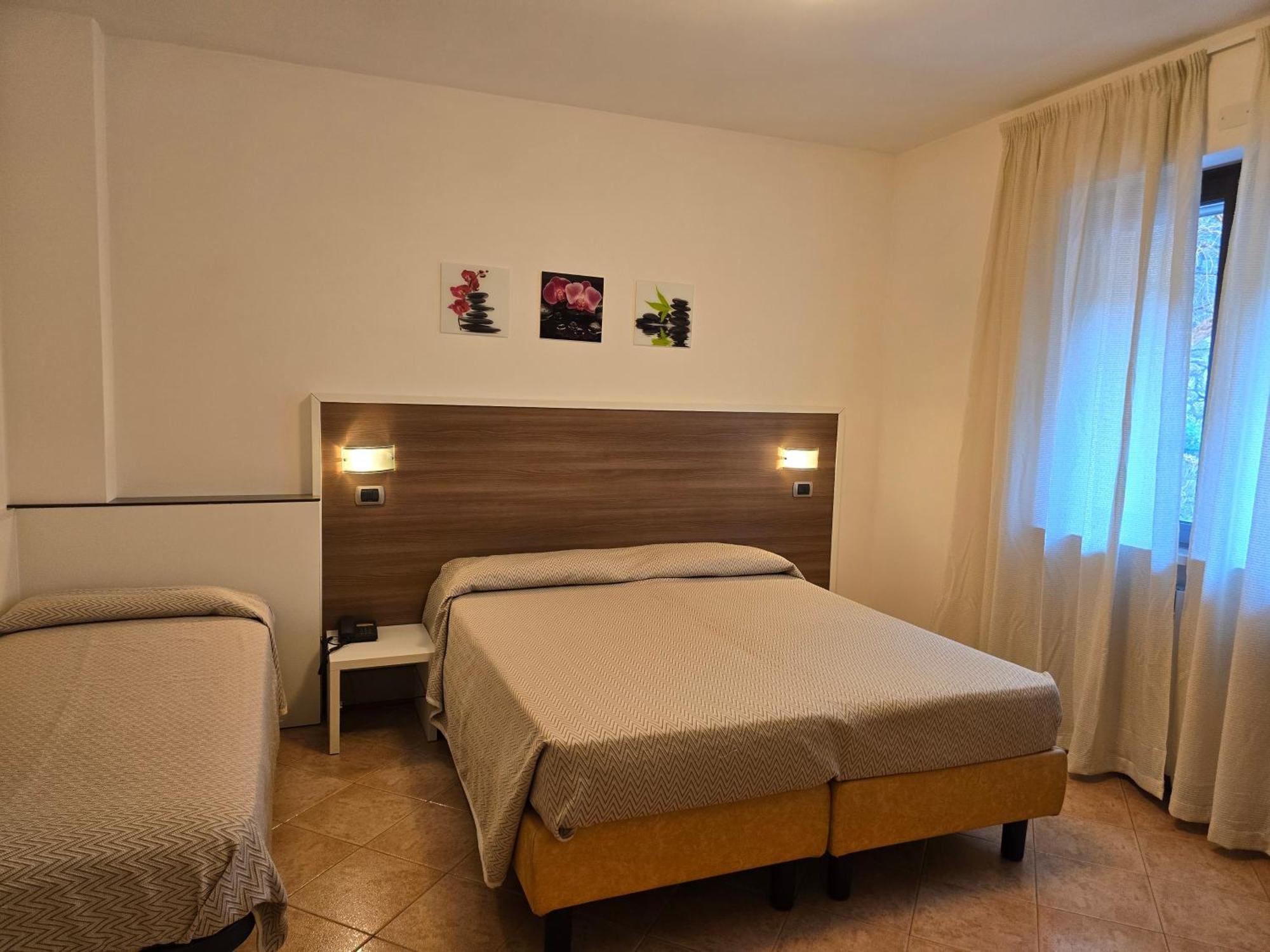 ברנצונה סול גארדה Hotel Pace מראה חיצוני תמונה
