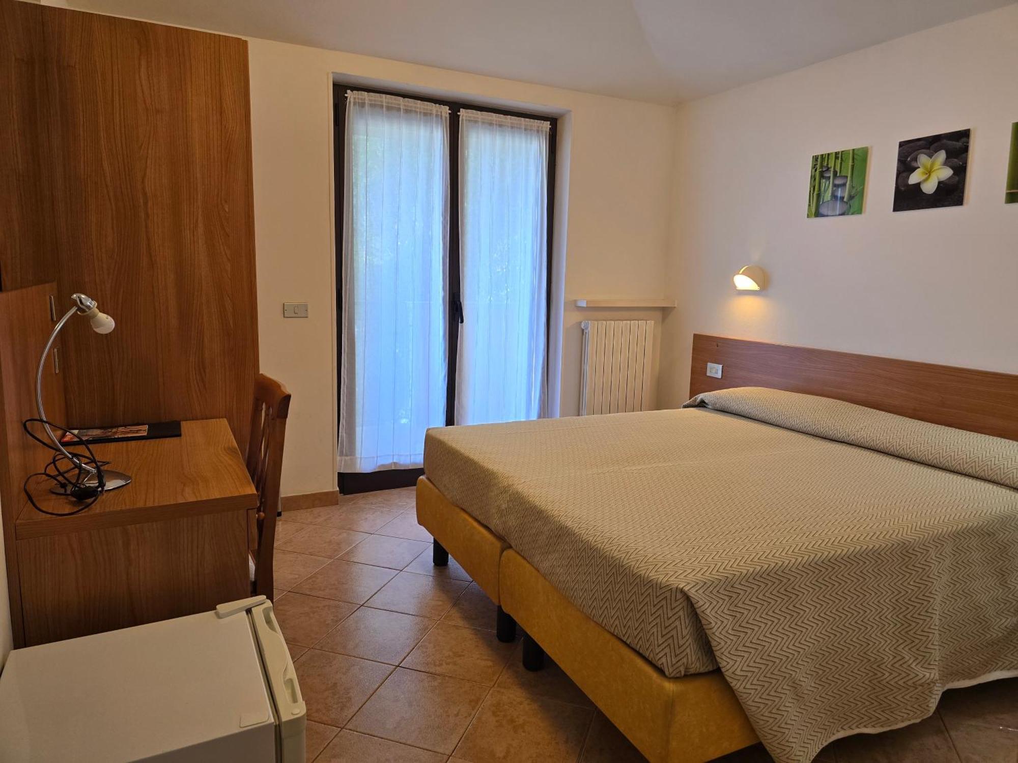 ברנצונה סול גארדה Hotel Pace מראה חיצוני תמונה