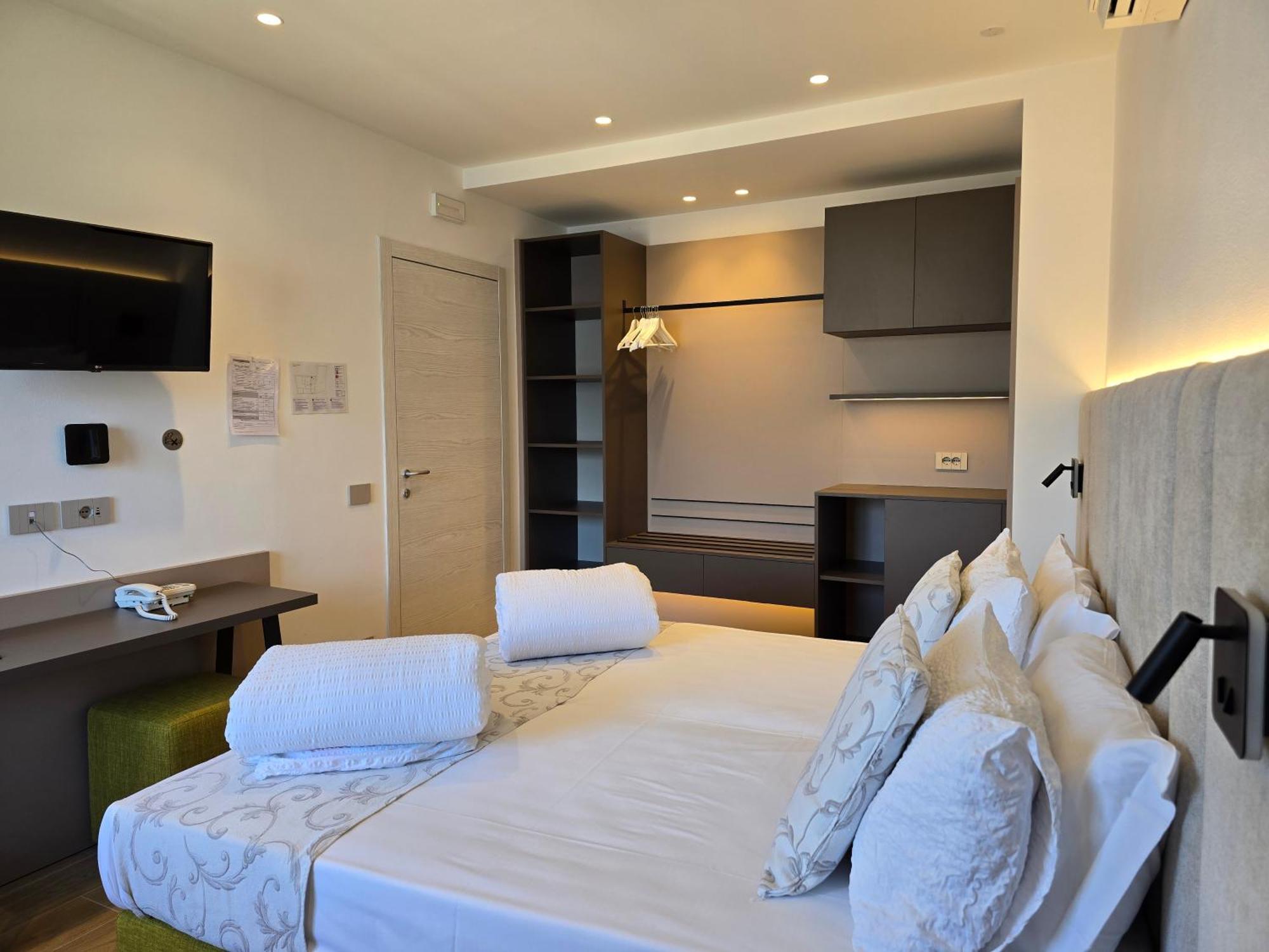 ברנצונה סול גארדה Hotel Pace מראה חיצוני תמונה