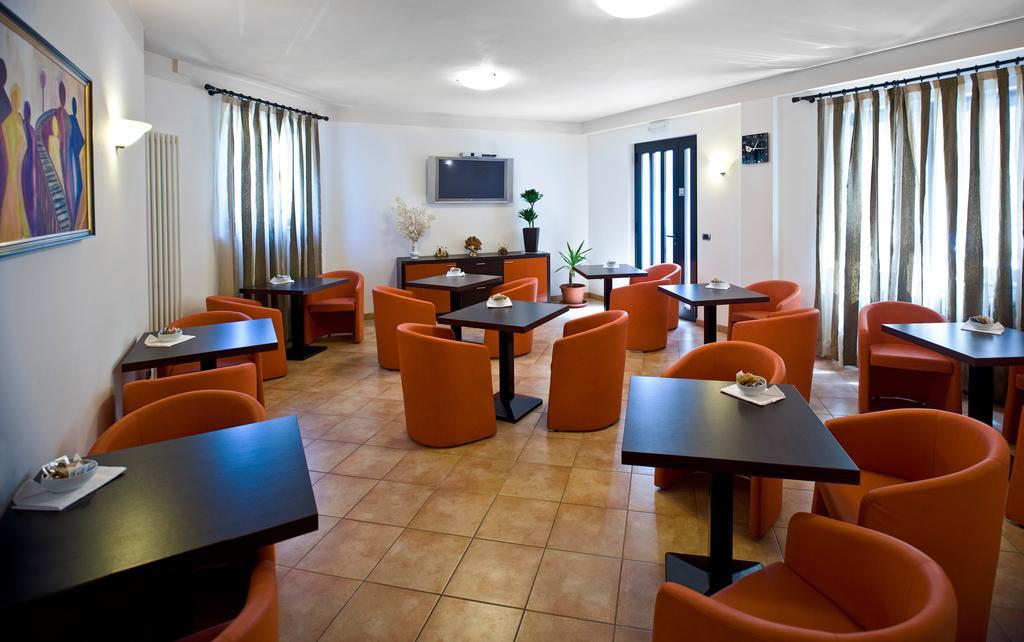 ברנצונה סול גארדה Hotel Pace מראה חיצוני תמונה